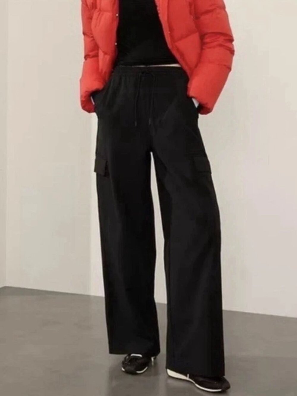 Athleta Black Wide-Leg Cargo Trousers